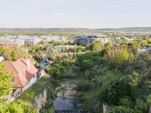 Eladó telek Budaörs 1453 nm