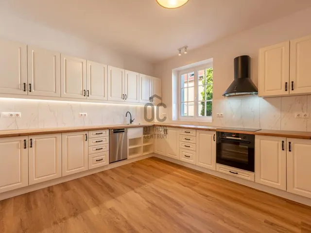 Eladó ház Budapest III. kerület, Táborhegy 174 nm