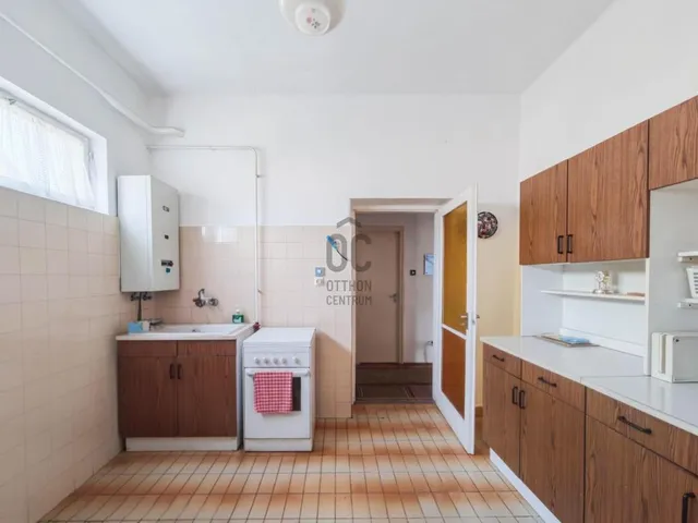 Eladó ház Komárom 145 nm