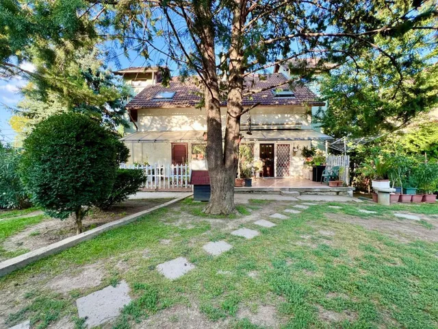 Eladó ház Budapest XI. kerület, Kelenvölgy 340 nm