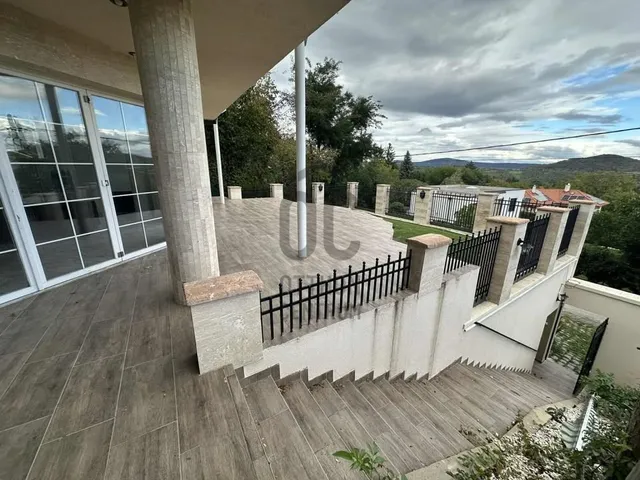 Eladó ház Budapest II. kerület, Budaliget 385 nm