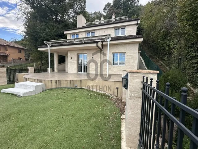 Eladó ház Budapest II. kerület, Budaliget 385 nm