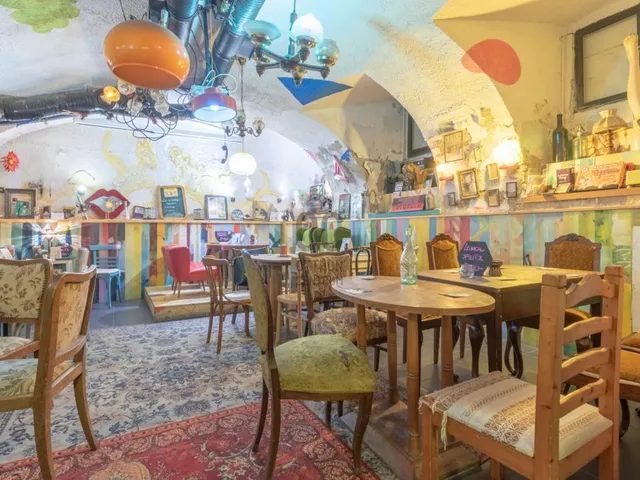 Eladó kereskedelmi és ipari ingatlan Budapest VI. kerület 94 nm