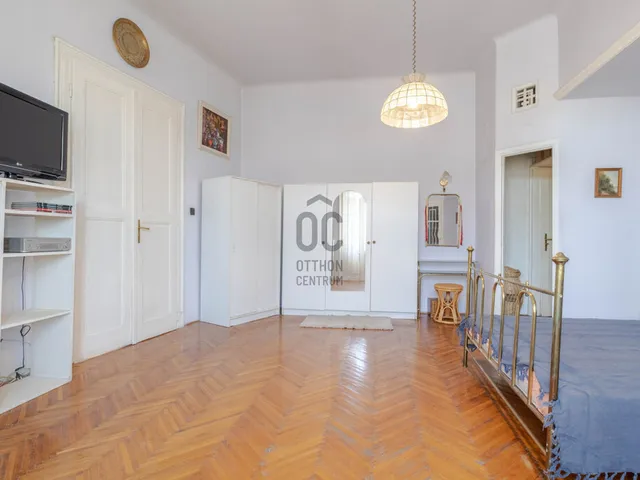 Eladó kereskedelmi és ipari ingatlan Budapest XI. kerület, Lágymányos 129 nm