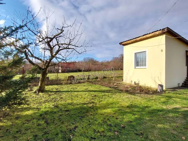 Eladó mezőgazdasági ingatlan Vác, Nyulas, Szőlőszem utca 18 nm