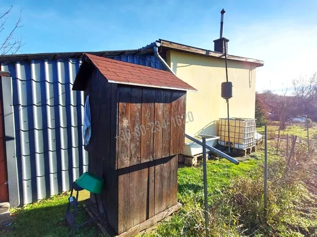 Eladó mezőgazdasági ingatlan Vác, Nyulas, Szőlőszem utca 18 nm