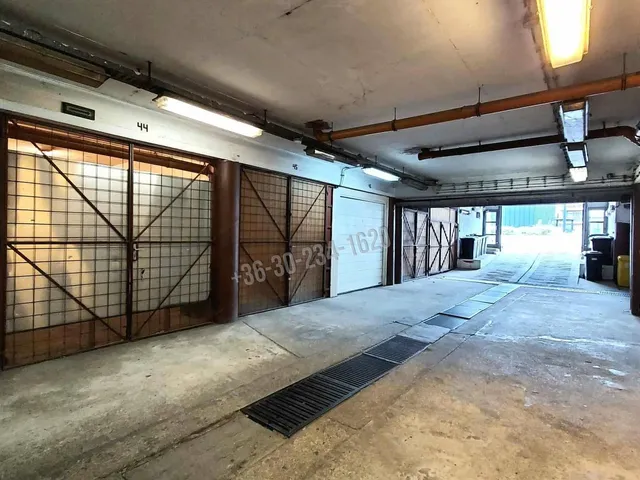 Eladó garázs Vác, Belváros, Széchenyi utca 16 nm