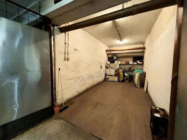 Eladó garázs Vác, Belváros, Széchenyi utca 16 nm