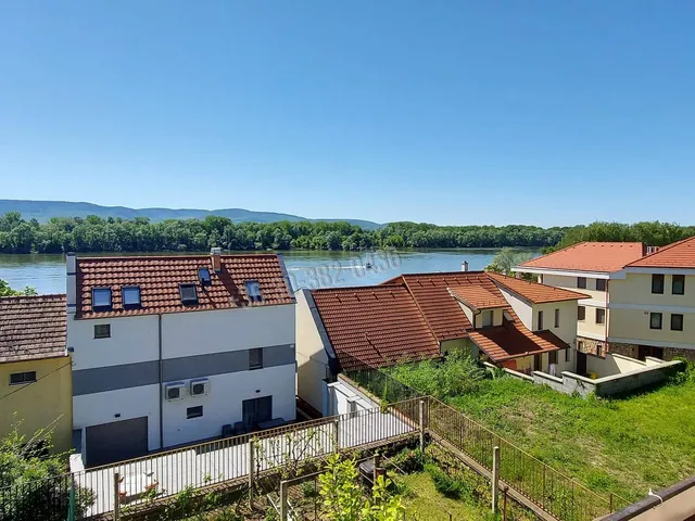 Eladó ház Vác, Tabán 192 nm