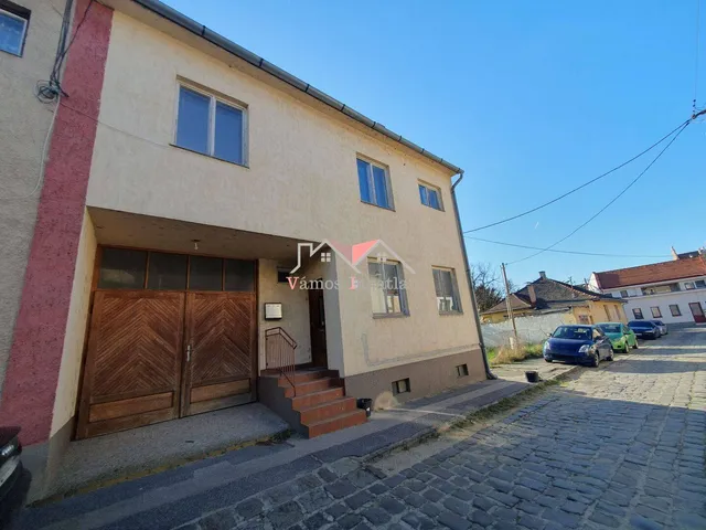 Eladó ház Vác, Tabán 192 nm