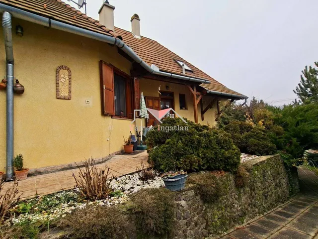 Eladó ház Verőce, Béke utca 245 nm