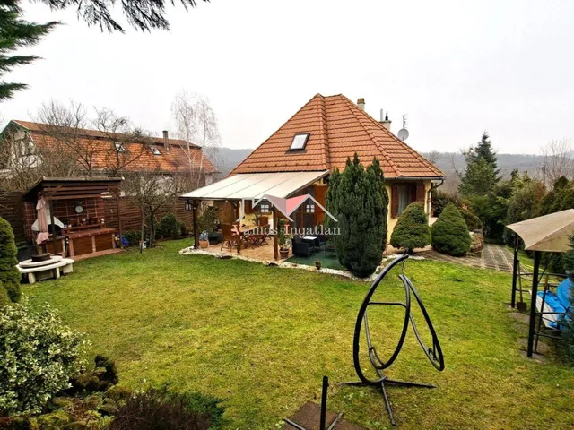 Eladó ház Verőce, Béke utca 245 nm