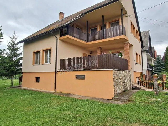 Eladó ház Szendehely, Kápolna utca 256 nm