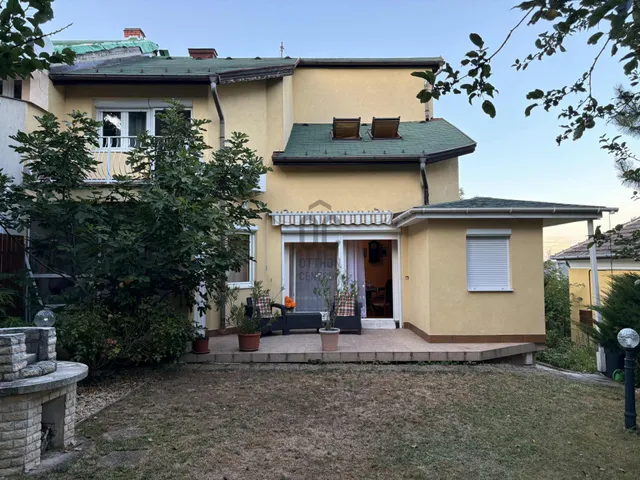 Eladó ház Budapest III. kerület, Testvérhegy 150 nm