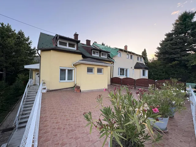 Eladó ház Budapest III. kerület, Testvérhegy 150 nm