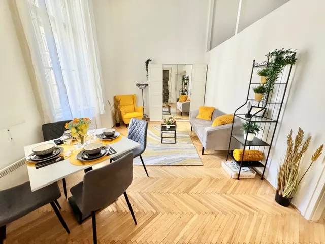 Kiadó lakás Budapest V. kerület, Belváros, Kossuth Lajos utca 35 nm