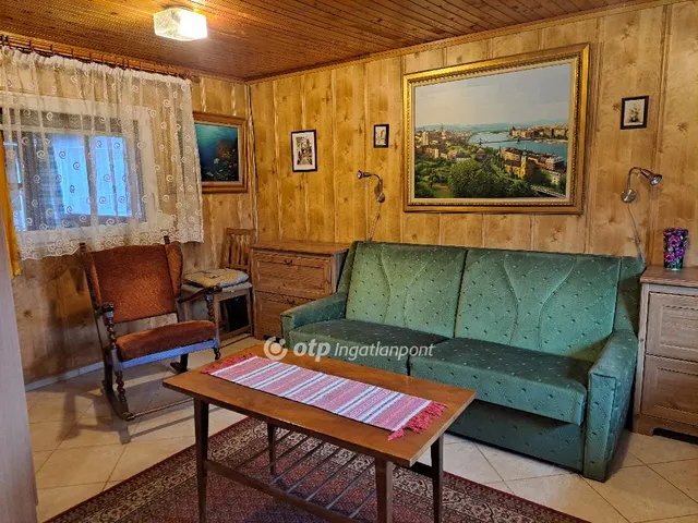 Eladó ház Mogyoród 27 nm