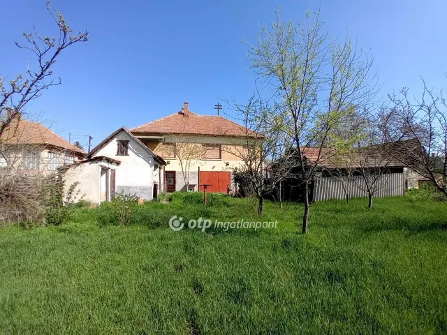 Eladó ház Szentlőrinckáta 150 nm