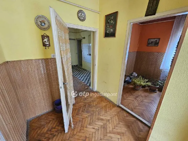 Eladó ház Újszász 67 nm