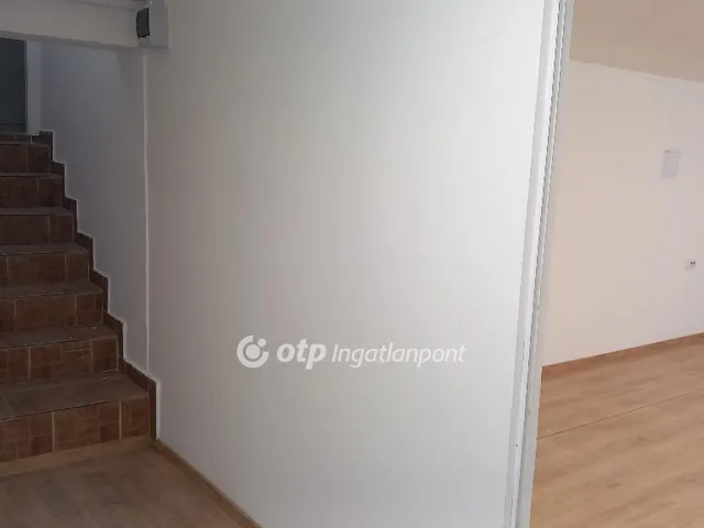 Eladó ház Boldog 208 nm