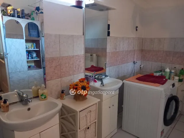 Eladó ház Dány 173 nm