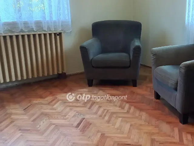 Eladó ház Jászkisér 74 nm
