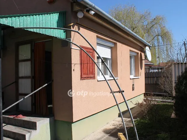 Eladó ház Jászapáti 42 nm