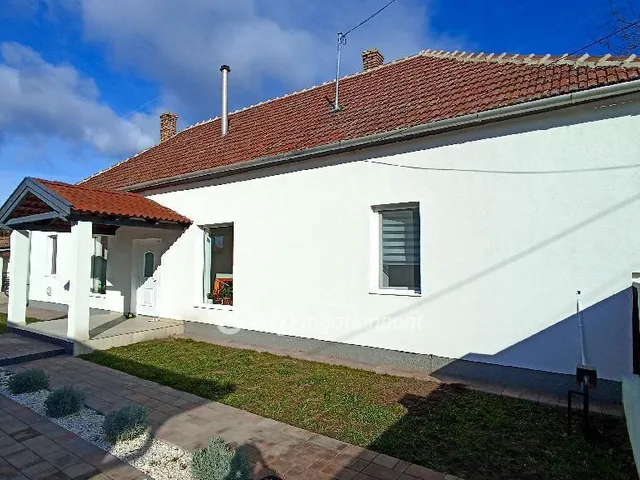 Eladó ház Jászdózsa 92 nm