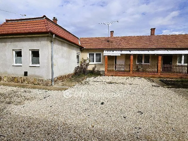 Eladó ház Jászberény 123 nm
