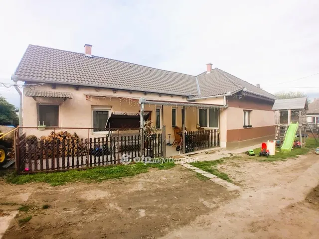 Eladó ház Valkó 132 nm