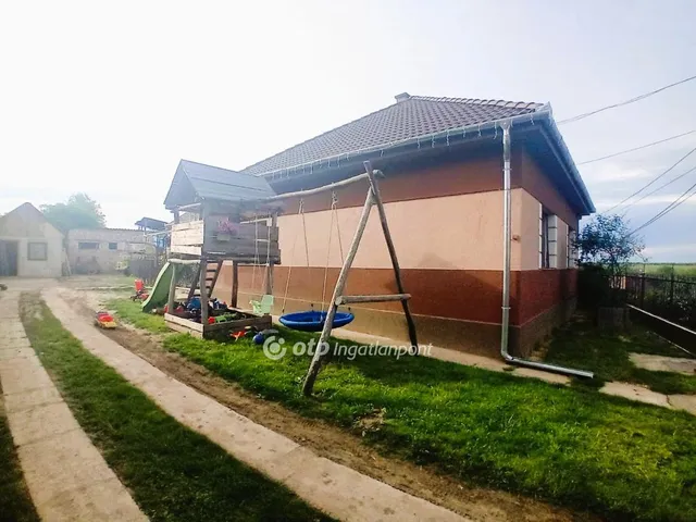 Eladó ház Valkó 132 nm
