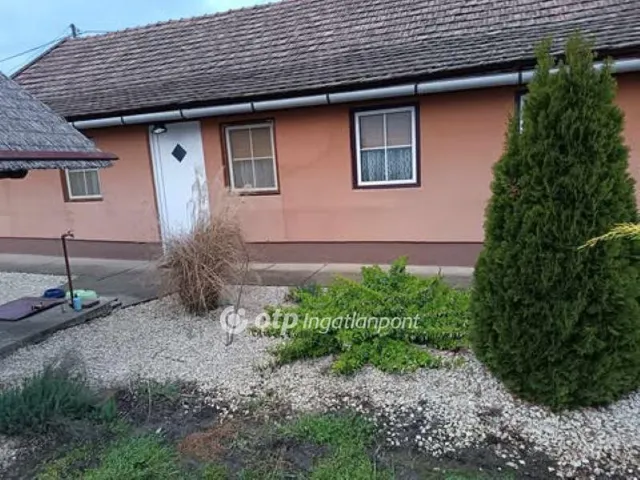 Eladó ház Fegyvernek 93 nm