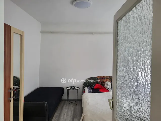 Eladó ház Jászfényszaru 200 nm