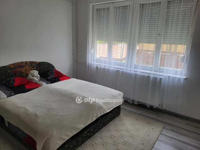 Eladó ház Jászfényszaru 200 nm