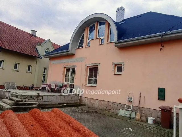 Eladó ház Jászfényszaru 170 nm