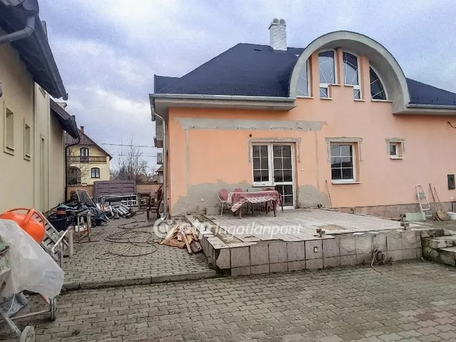 Eladó ház Jászfényszaru 170 nm