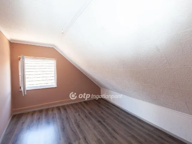 Eladó ház Hatvan 180 nm