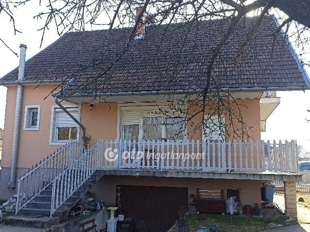 Eladó ház Jászfényszaru 140 nm