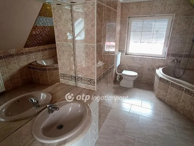 Eladó ház Jászfényszaru 139 nm