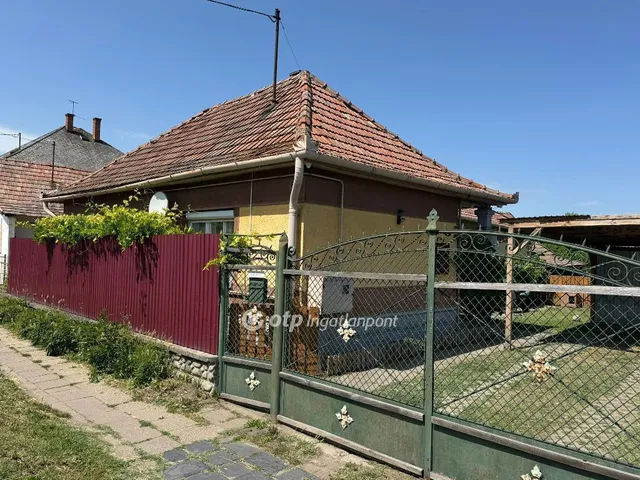 Eladó ház Pusztamonostor 78 nm