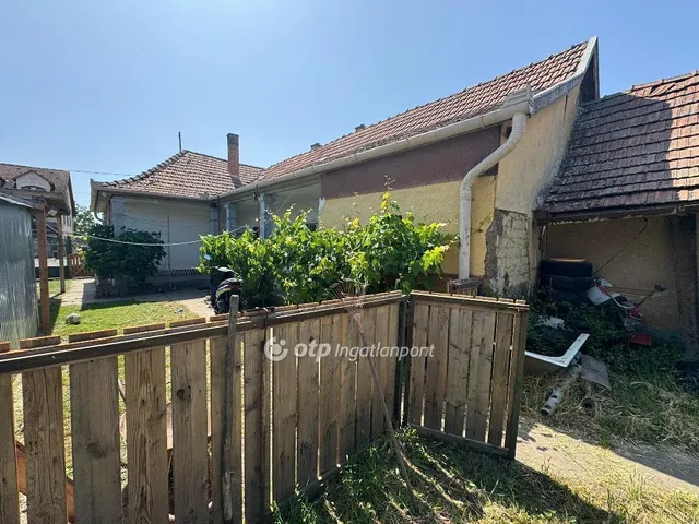 Eladó ház Pusztamonostor 78 nm