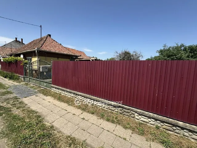 Eladó ház Pusztamonostor 78 nm