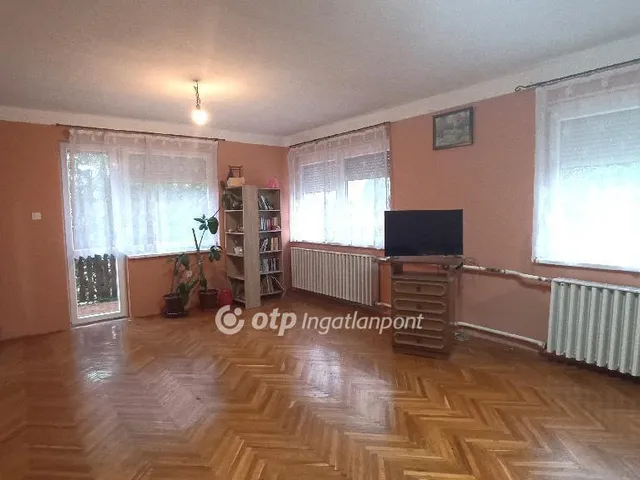 Eladó ház Jászfényszaru 120 nm