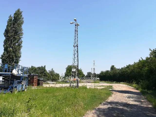 Eladó kereskedelmi és ipari ingatlan Békéscsaba 2000 nm