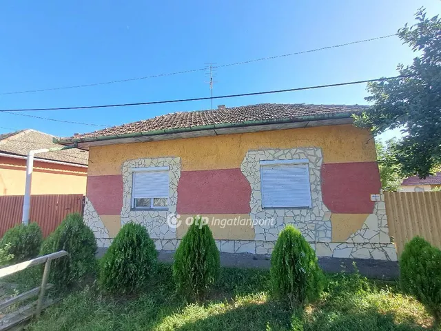Eladó ház Karcag 93 nm