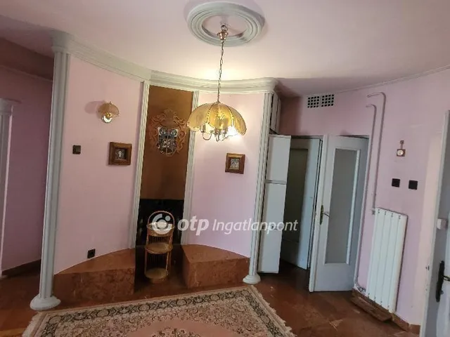 Eladó lakás Jászberény 136 nm