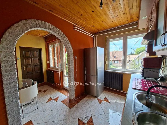 Eladó ház Fót 215 nm