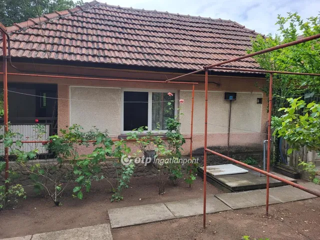 Eladó ház Pusztamonostor 56 nm