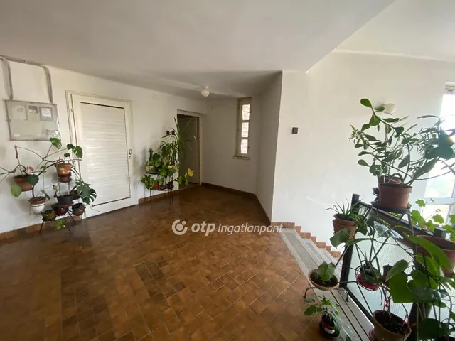 Eladó lakás Jászapáti 124 nm