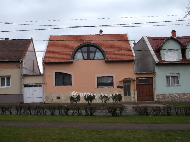 Eladó ház Gyöngyös 206 nm